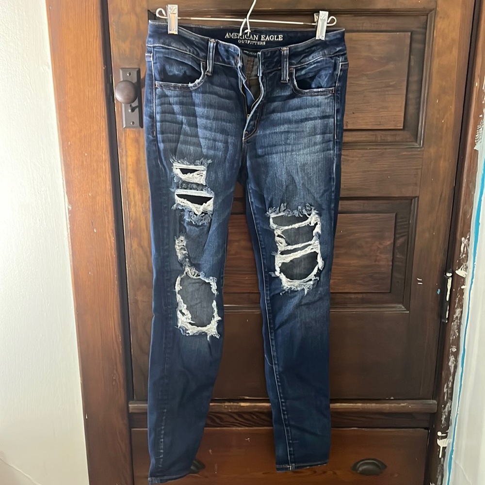 GUC American Eagle Ripped Skinny Jeans